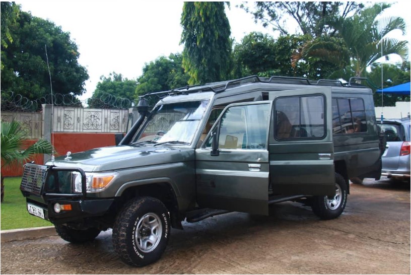 Pop Up Roof Uganda 4x4 Car Rental 2022-2025