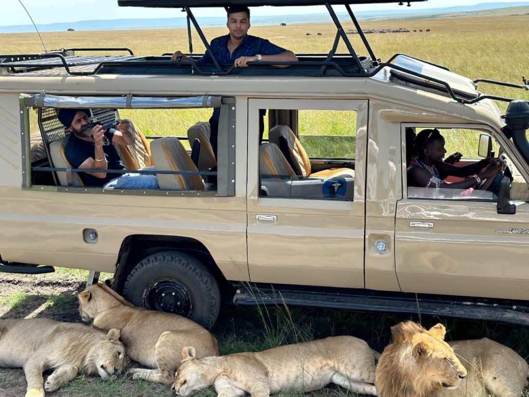 4x4 Land cruiser Hardtop 8 seater with driver in Uganda, Rwanda, Tanzania, Burundi, Kenya, East Africa