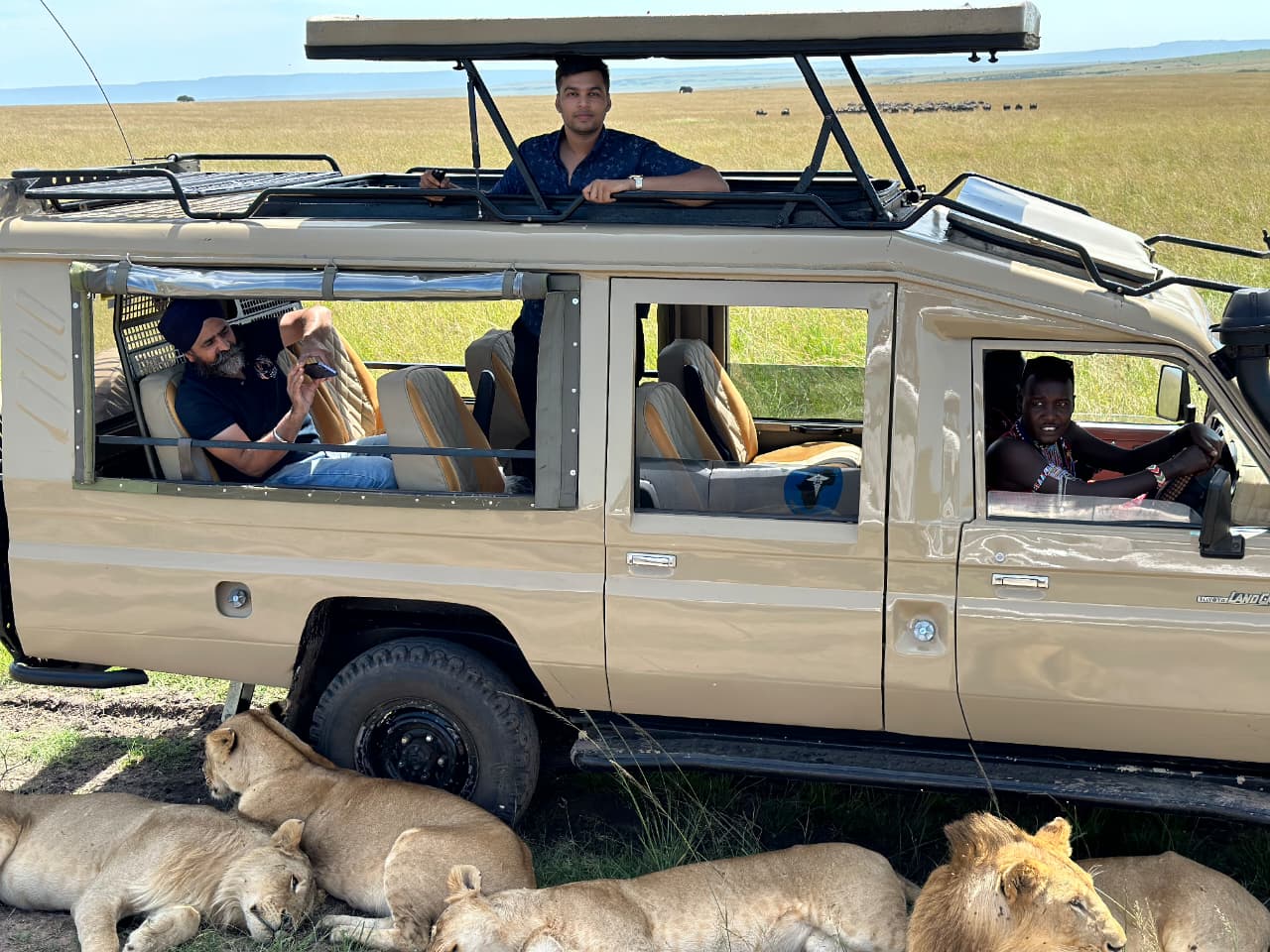 Land Cruiser Extended Safari Car rental with Pop Up Roof + Driver - Rwanda Rent CAR