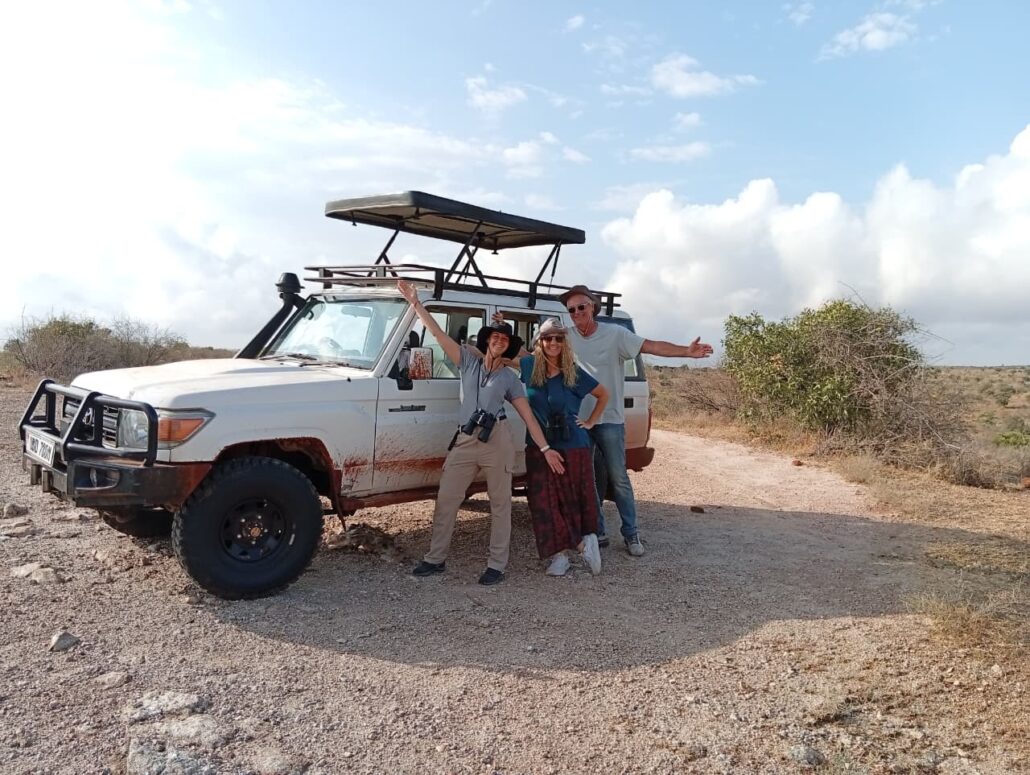 Land cruiser with pop-up roof for car rental 4x4. Kenya Self-Drive and Wildlife Safari and one-way car rental in Kenya, Tanzania, Rwanda Burundi